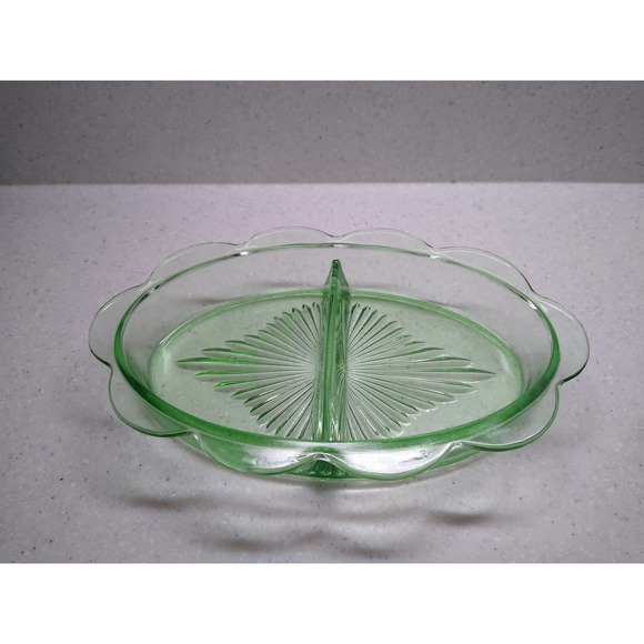 Vintage green depression glass divided relish tray with metal holder - Picture 3 of 9